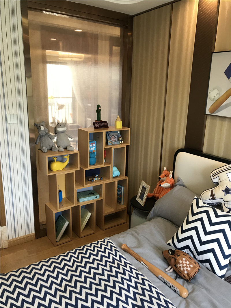 油漆書(shū)柜展示柜